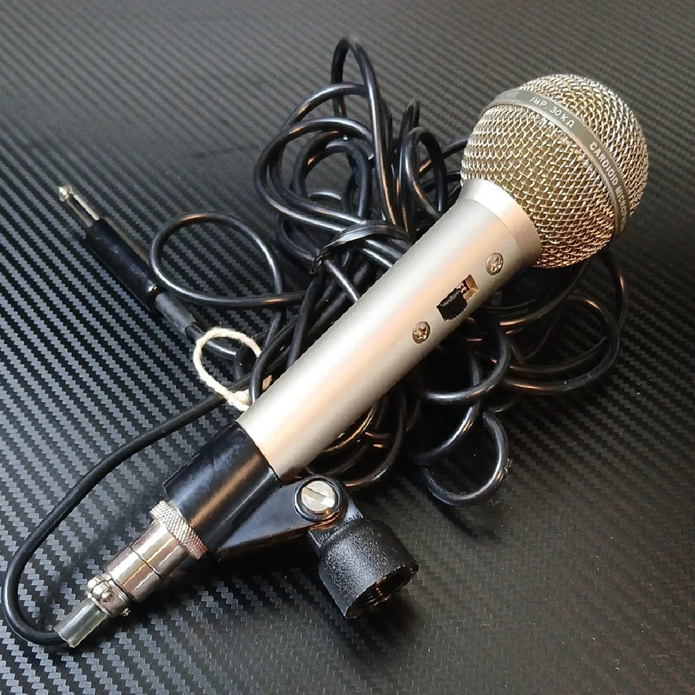 Cardioid Dynamic Silver Microphone‎ -IMP.30K